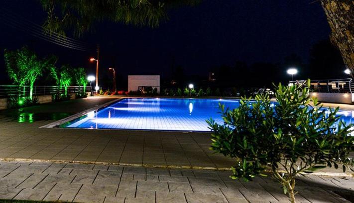 Cosmopolis Multi-Venue Aparthotel Larnaca Luaran gambar