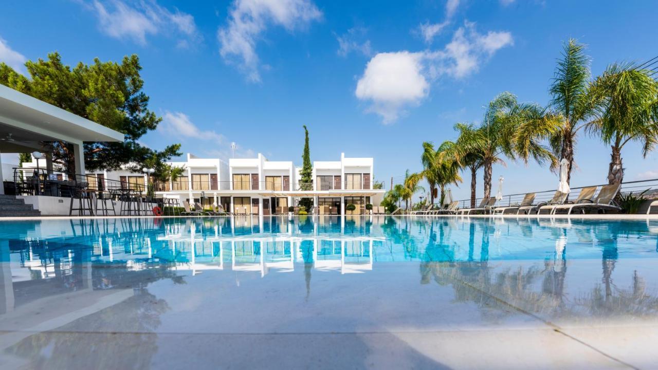 Cosmopolis Multi-Venue Aparthotel Larnaca Luaran gambar